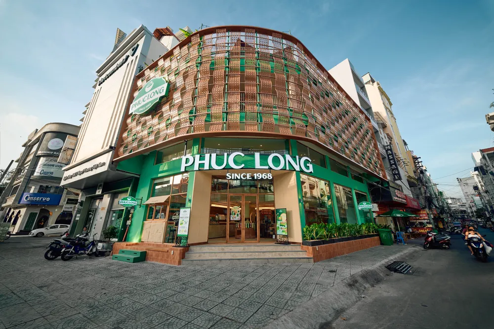 Cửa hàng Phúc Long Phoenix tại 285 Cách Mạng Tháng Tám, phường Hòa Hưng, TP.HCM.jpg