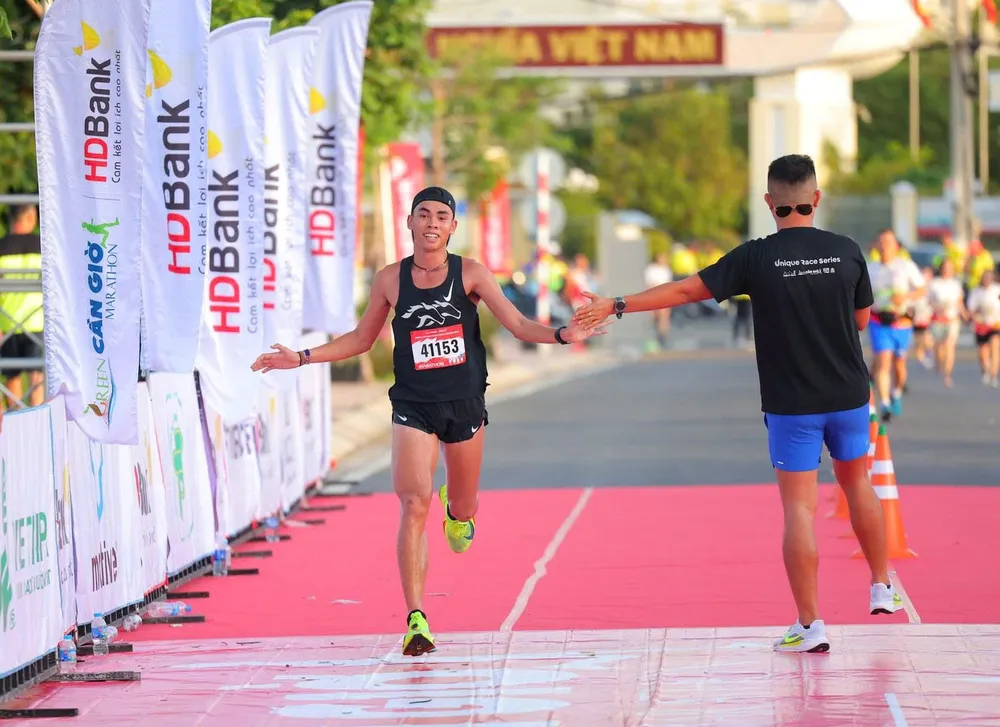 Hình 4_Huỳnh Anh Khôi -“chân chạy” được mệnh danh là “quái vật” làng chạy bộ sẽ tái xuất đường đua HDBank Green Marathon 2025 .jpg
