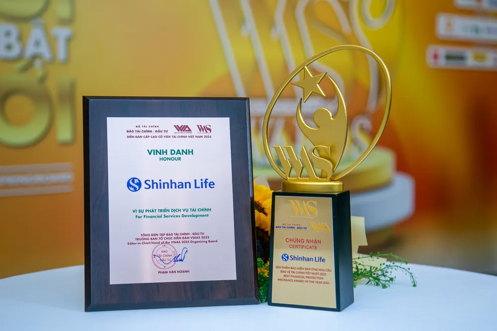 Kết quả vinh danh là sự công nhận cho những nỗ lực đổi mới không ngừng, lấy khách hàng làm trọng tâm của Shinhan Life Việt Nam.jpg