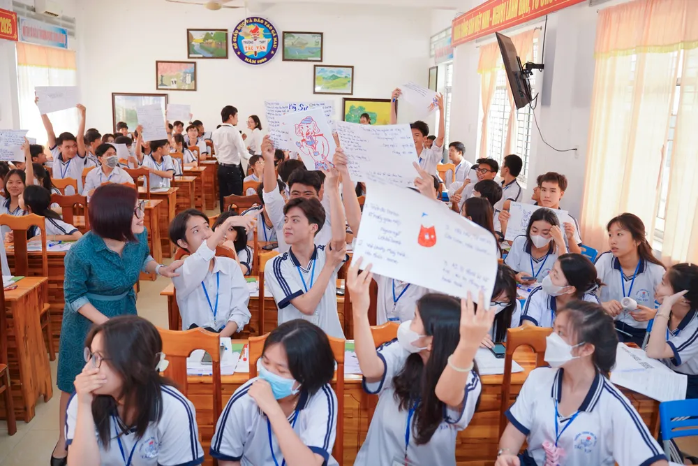 Chương trình S-Career 2025 nhận được sự hào hứng tham gia của học sinh trường THPT Tắc Vân (Cà Mau) (1).jpg