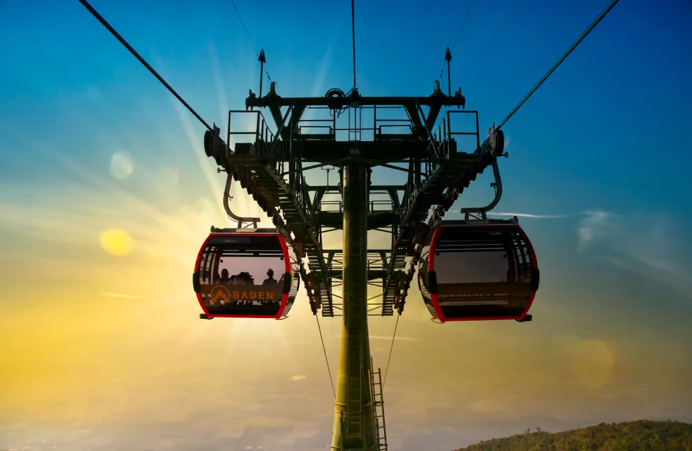 Cáp treo Bà Đen (2).jpg