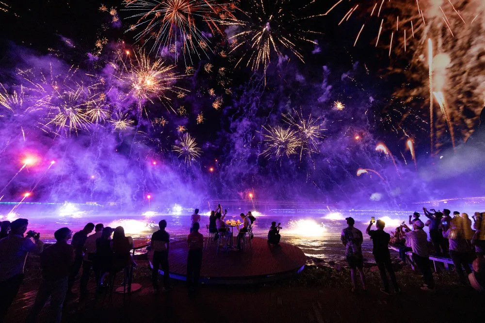 symphony of the sea PQ hút khách.jpg