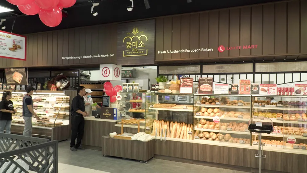 Quầy bánh Poongmiso mang đến cho khách hàng hương vị bánh truyền thống Hàn Quốc với phong cách làm bánh châu Âu.JPG