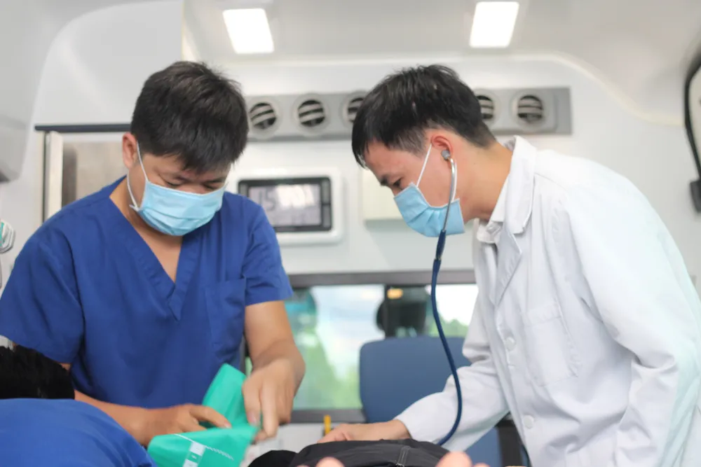 PR3_Ê-kíp cấp cứu ngoại viện  (1).jpg