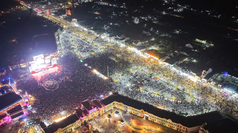 ẢNH 02_Quảng trường.jpeg