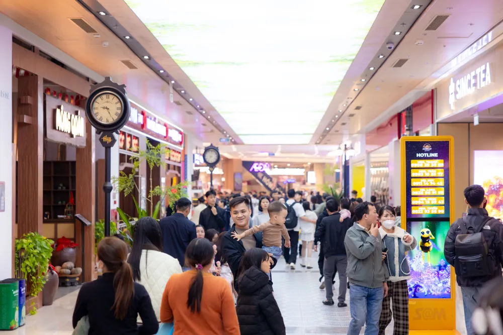 ẢNH 6 Vincom đông đúc.jpeg