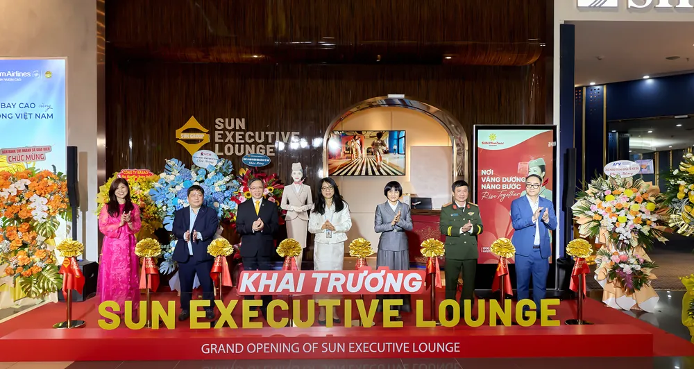 sun-executive-lounge.jpg