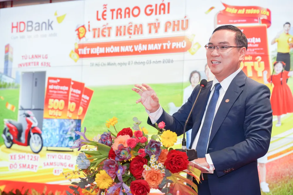 3. P.TGĐ Đàm Thế Thái gửi lời cảm ơn và chúc mừng đến Khách hàng.jpg