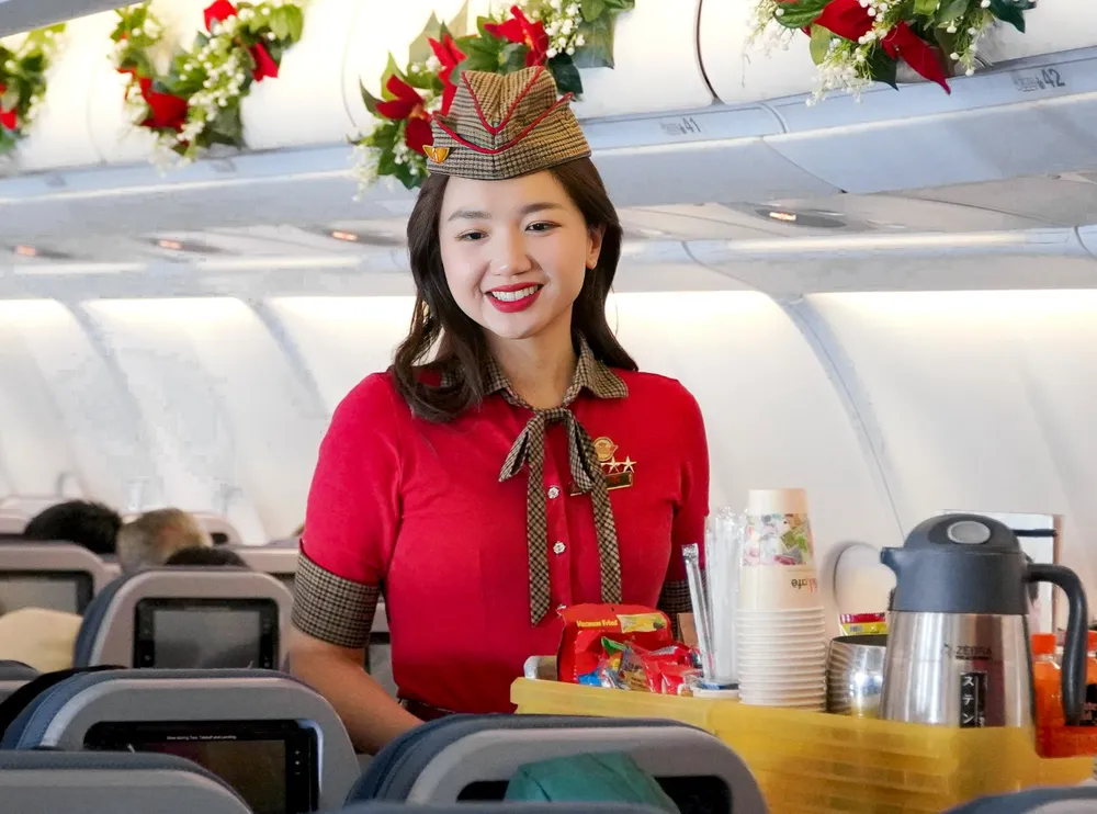 Cabin crew.jpg