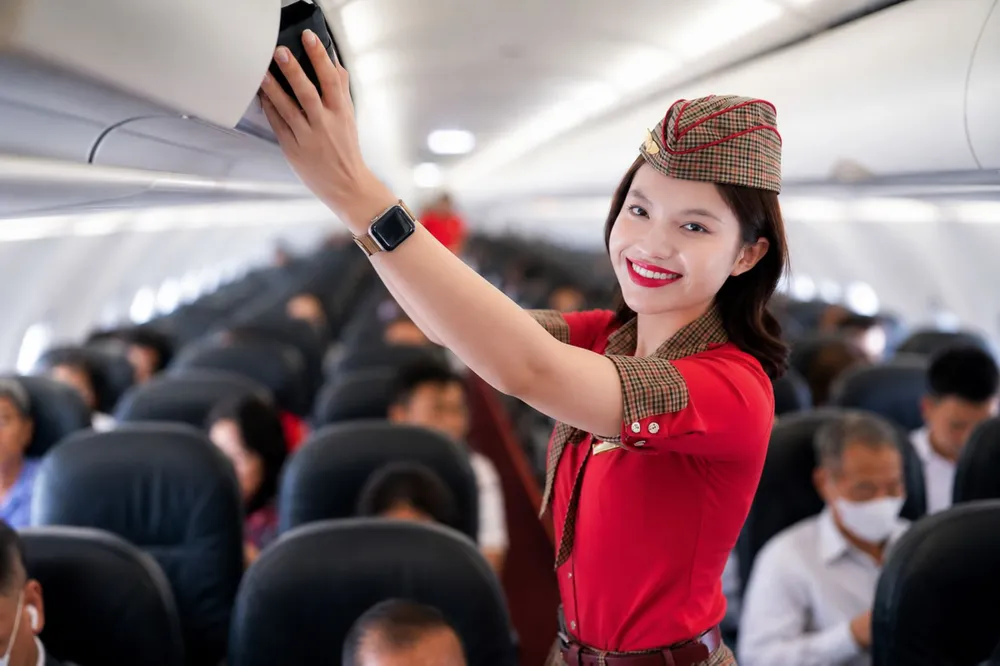 Tiep vien hang khong Vietjet.jpg