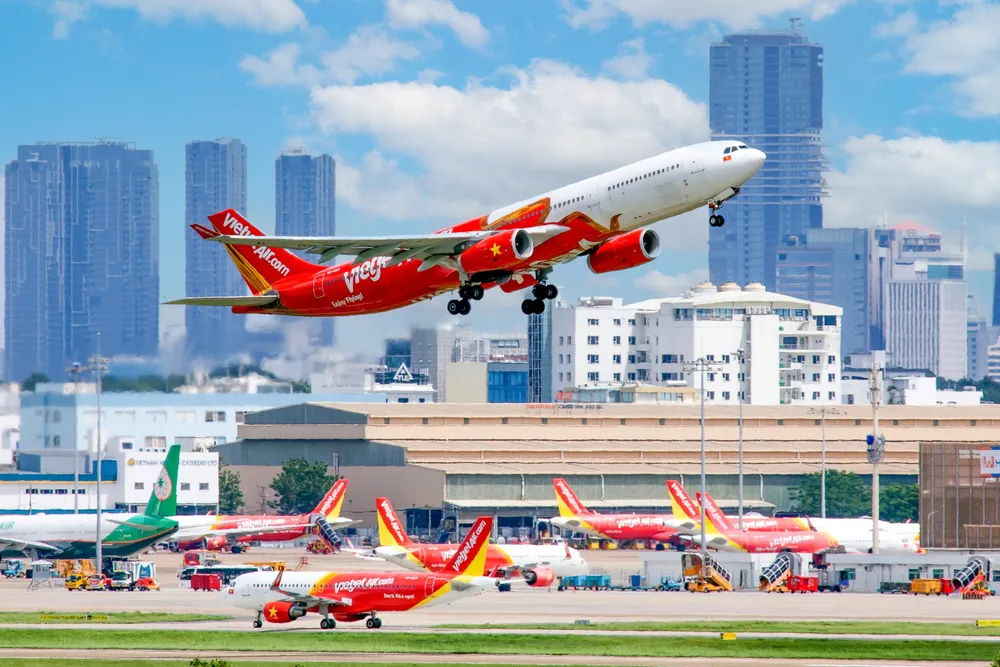 Tau bay Vietjet.jpg