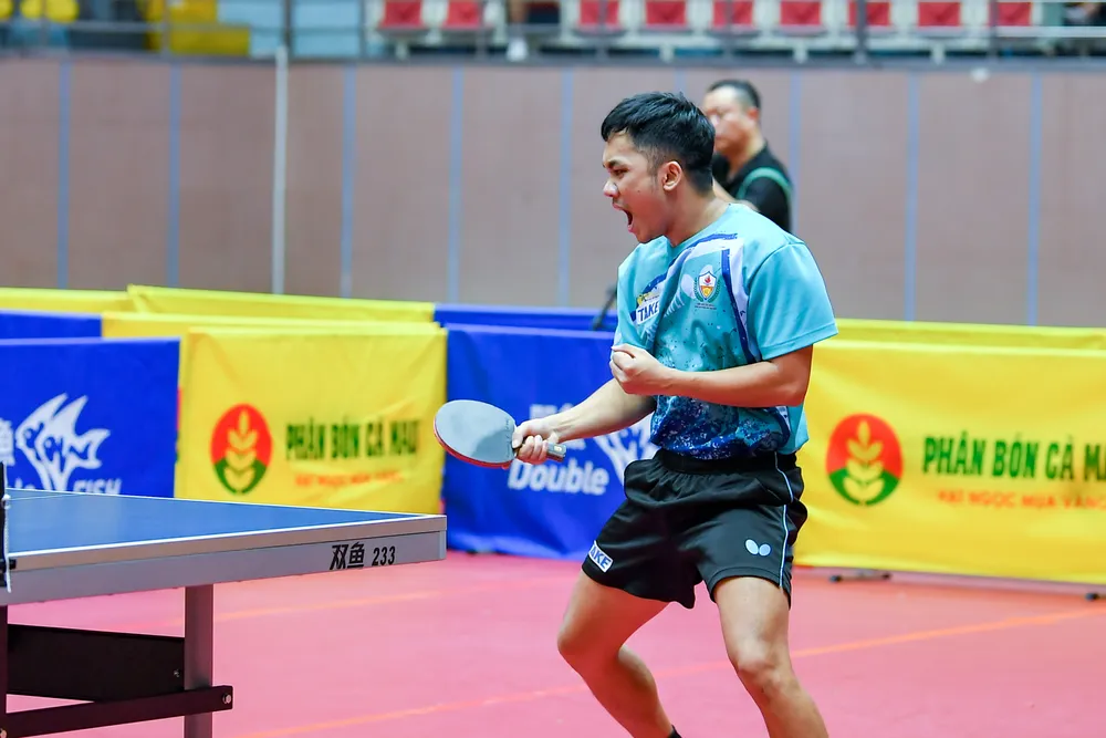 Dinh Anh Hoang.jpg