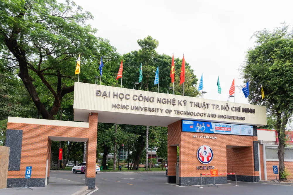 1 ảnh cổng.jpg