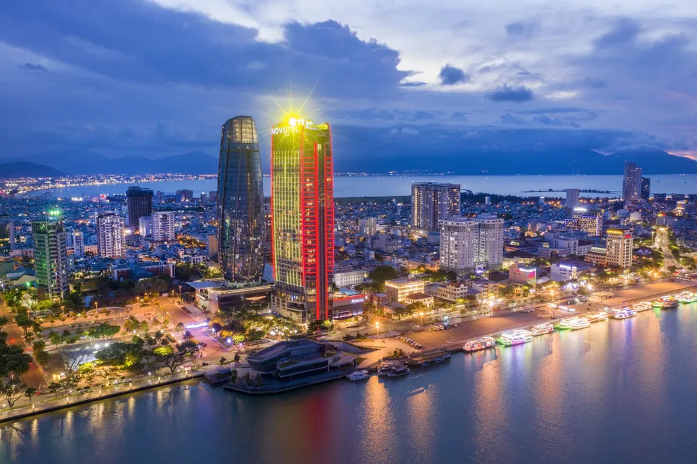 Đà Nẵng về đêm.jpg