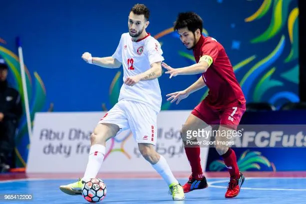 Karim Abu Zaid (áo trắng) đã quay trở lại với đội tuyển futsal Lebanon. Ảnh: GETTYIMAGES