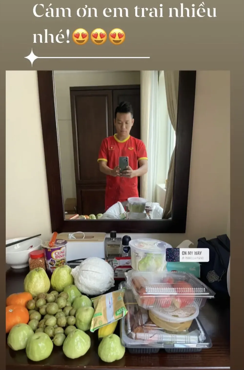 Một ngày trong phòng cách ly của tuyển futsal Việt Nam ảnh 2