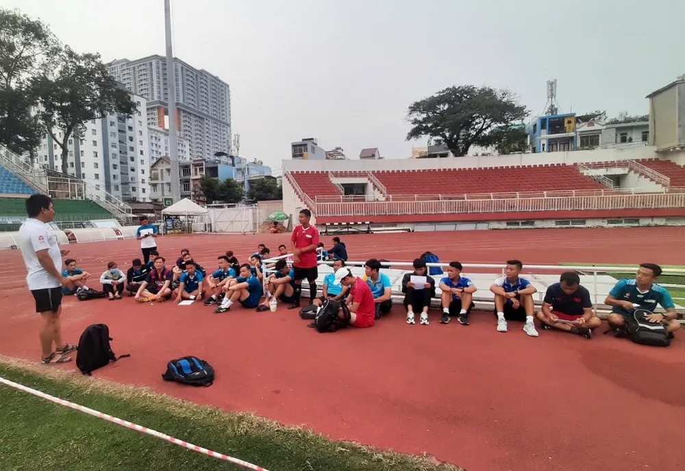 Đội ngũ trọng tài TPHCM thích ứng trong mùa dịch ảnh 1