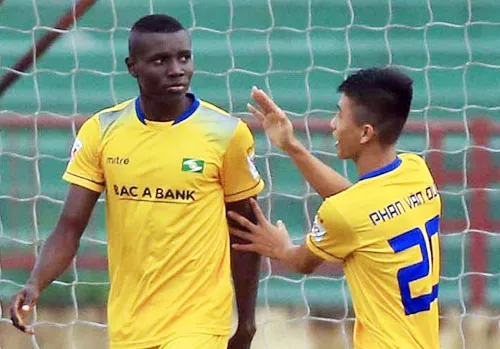 Olaha sẽ chia sẻ việc ghi bàn cùng với Phan Văn Đức