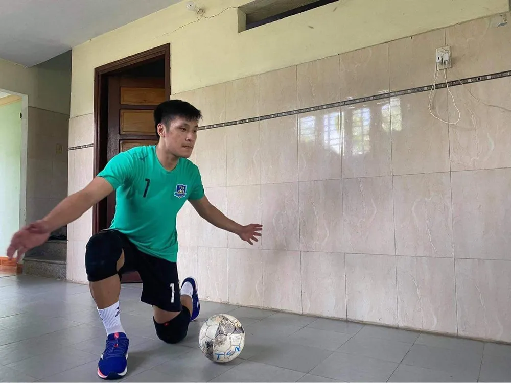 Thiết bị điện tử cứu cánh cho các đội futsal trong mùa dịch ảnh 1