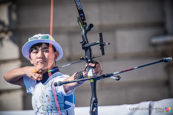 Nam sinh cấp 3 đánh bại kỷ lục gia thế giới trong ngày ra mắt Olympic ảnh 2