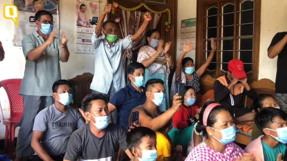 Muôn kiểu tiếp lửa từ xa tại Olympic Tokyo 2020 ảnh 2