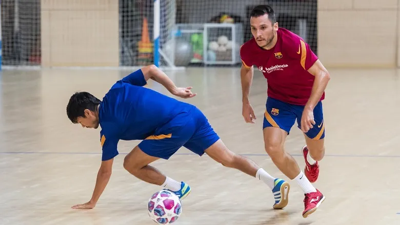 Brazil mang nửa đội hình châu Âu đấu Việt Nam ở futsal World Cup ảnh 1