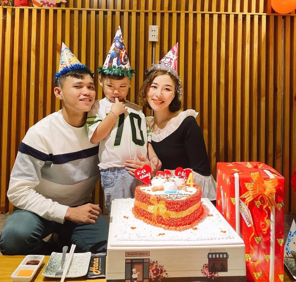 Khổng Đình Hùng và sức mạnh từ điểm tựa gia đình ảnh 1