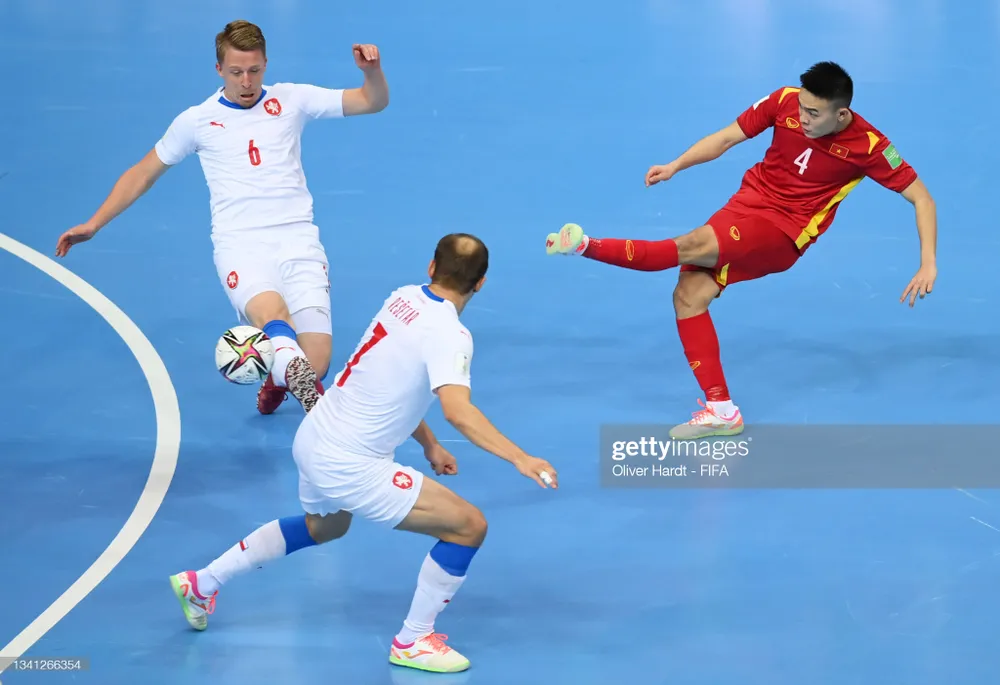 Cảm ơn tinh thần thi đấu đầy quả cảm của đội tuyển futsal Việt Nam ảnh 2