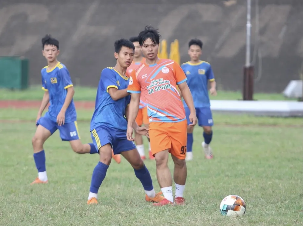 Bóng đá phủi ở Huế vui... như mở hội khi được ra sân trở lại ảnh 3