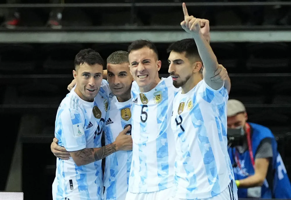 Messi hào hứng khi Argentina loại Brazil ở Futsal World Cup ảnh 1
