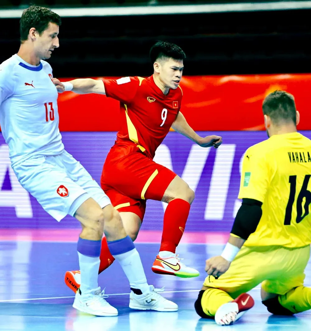 Thêm tuyển thủ futsal Việt Nam lỡ hẹn với giải quốc nội ảnh 1