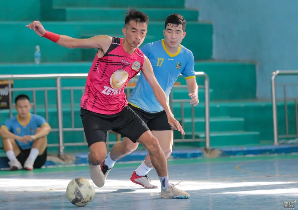 Các đội futsal ‘chạy show’ đá giao hữu ở quận 8 ảnh 1