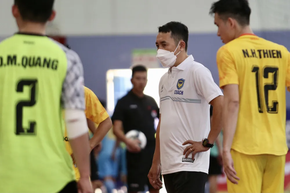 Sahako FC vượt khó cùng HLV mới ảnh 1