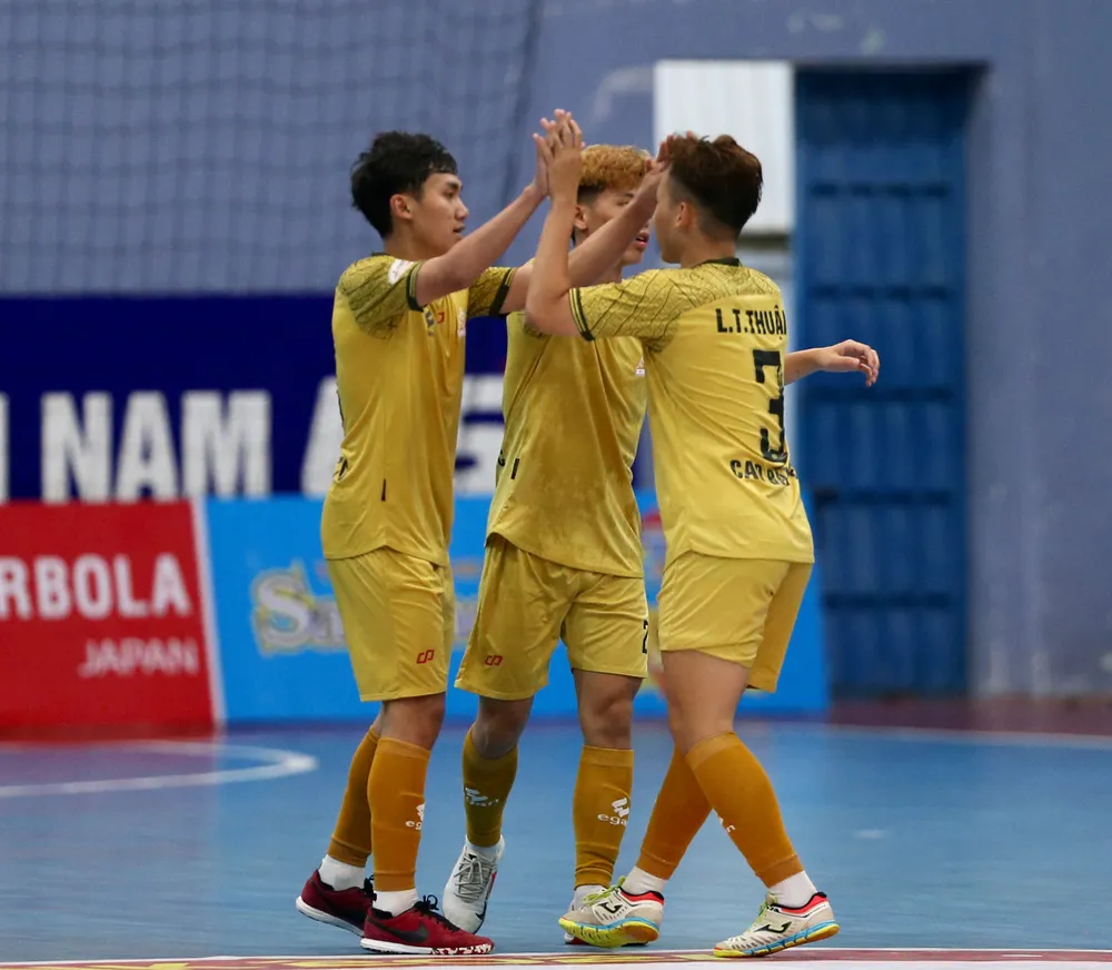 Sahako đánh rơi cơ hội vượt mặt Thái Sơn Nam ảnh 2