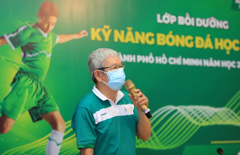 Mở đầu năm 2022 bằng lớp bồi dưỡng kỹ năng bóng đá học đường ảnh 1