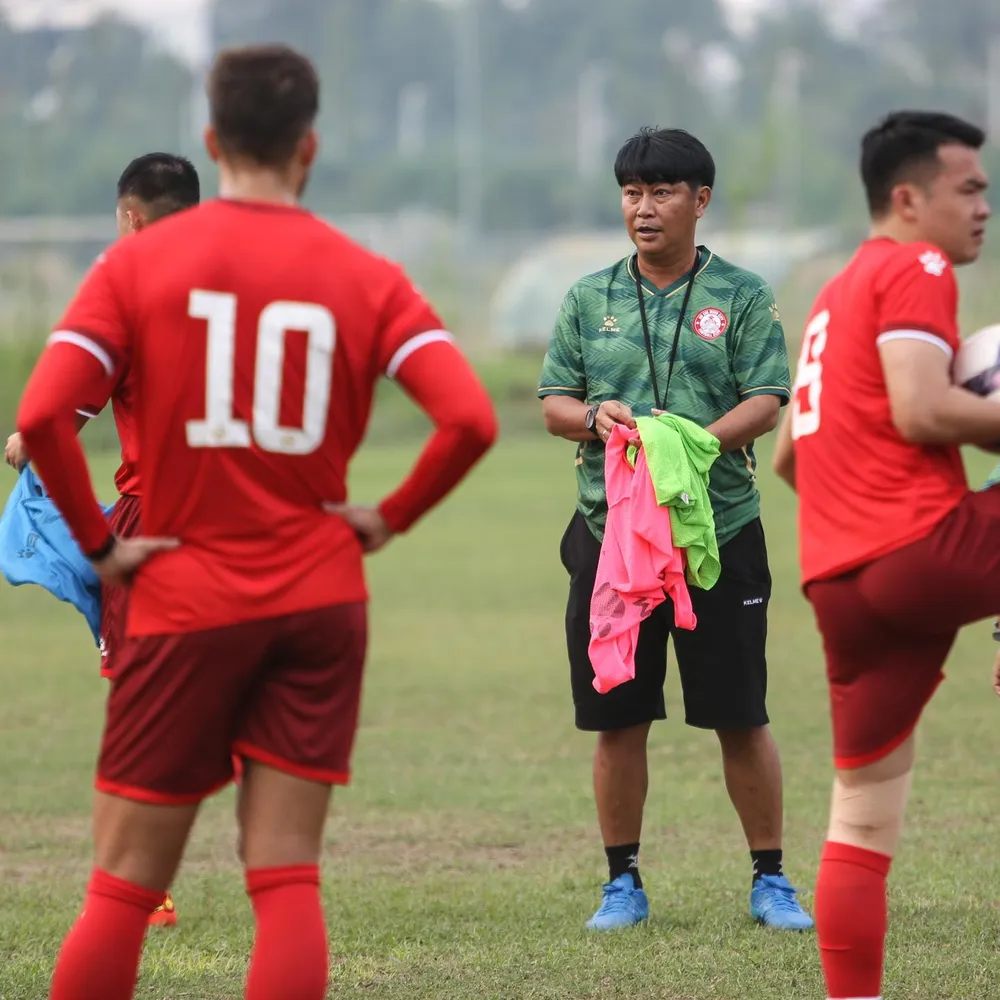 Đối thủ Covid-19 không còn làm khó các đội V-League ảnh 1