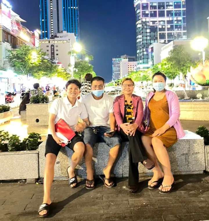  Giọt nước mắt của Bích Thùy và nụ hôn của mẹ ảnh 2