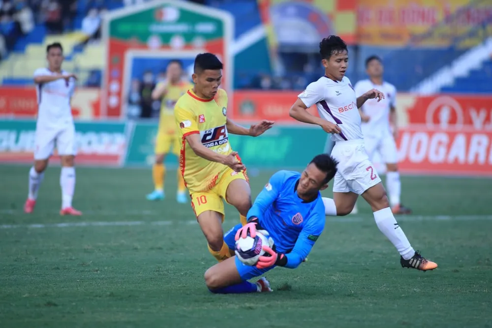 Tiến Linh mang chiến thắng về cho Becamex Bình Dương ảnh 1