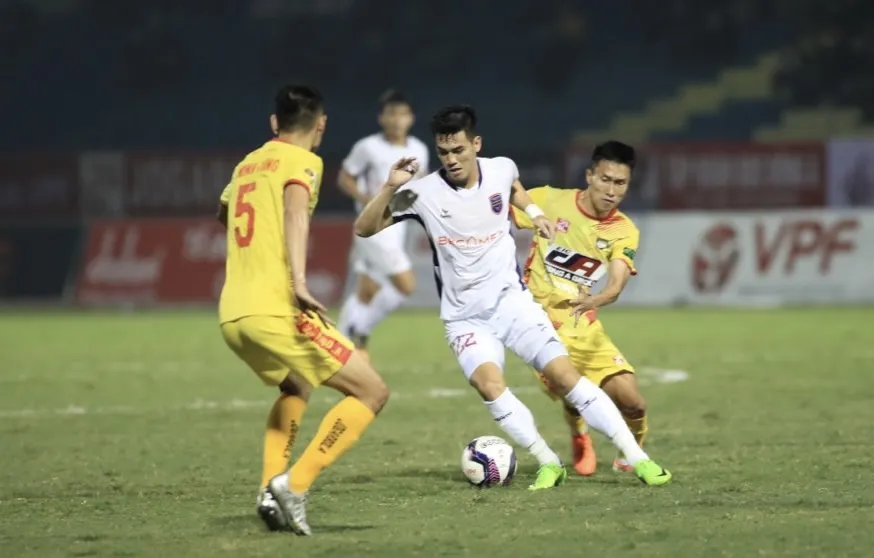 Tiến Linh ghi bàn thắng duy nhất giúp B.BD đánh bại Thanh Hoá. Ảnh: MINH HOÀNG