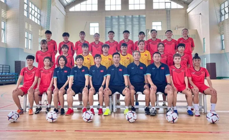 Futsal nữ Việt Nam gọi nhiều cầu thủ sân cỏ chuẩn bị SEA Games 31 ảnh 1