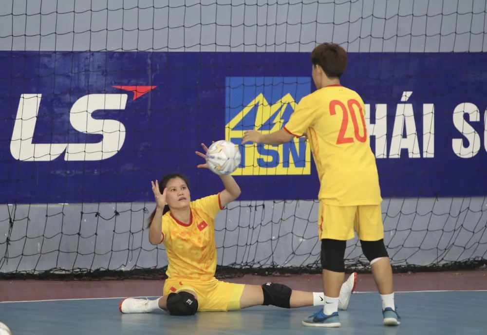 Futsal nữ Việt Nam miệt mài tập luyện hướng đến SEA Games 31 ảnh 7