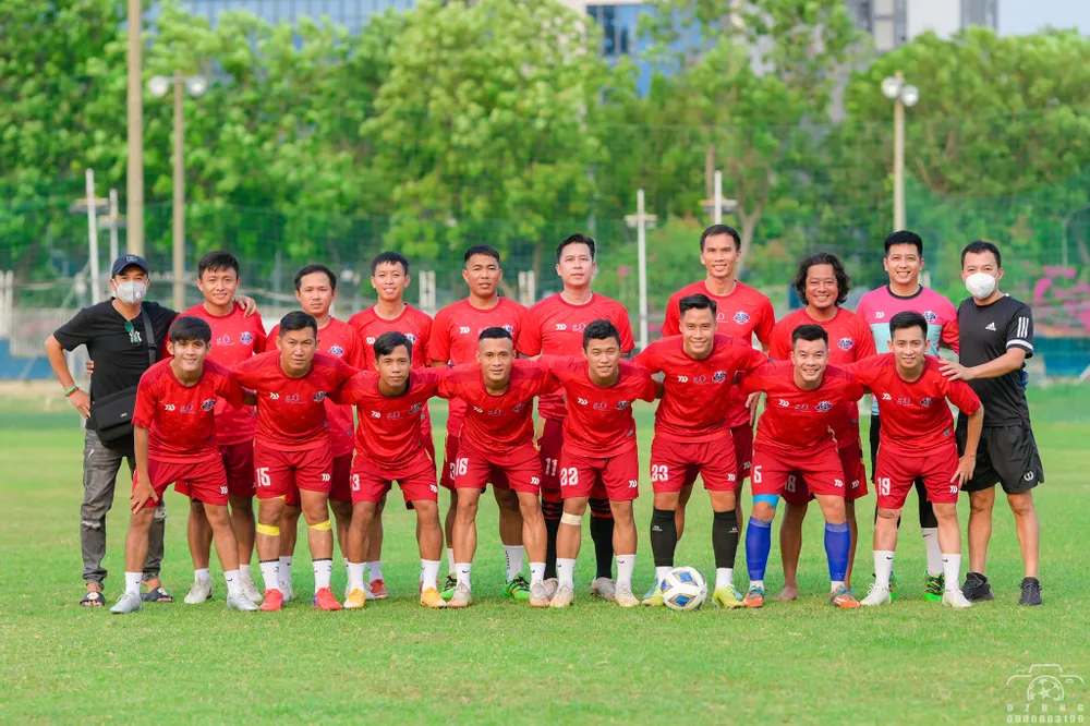Nhiều ca sĩ, cựu tuyển thủ và cả siêu phủi gia nhập đội bóng Charity FC ảnh 2
