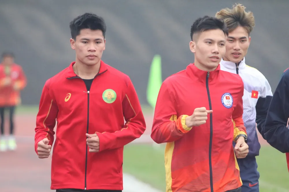 ‘Đội mưa’ để kịp chạy đến SEA Games 31 ảnh 4