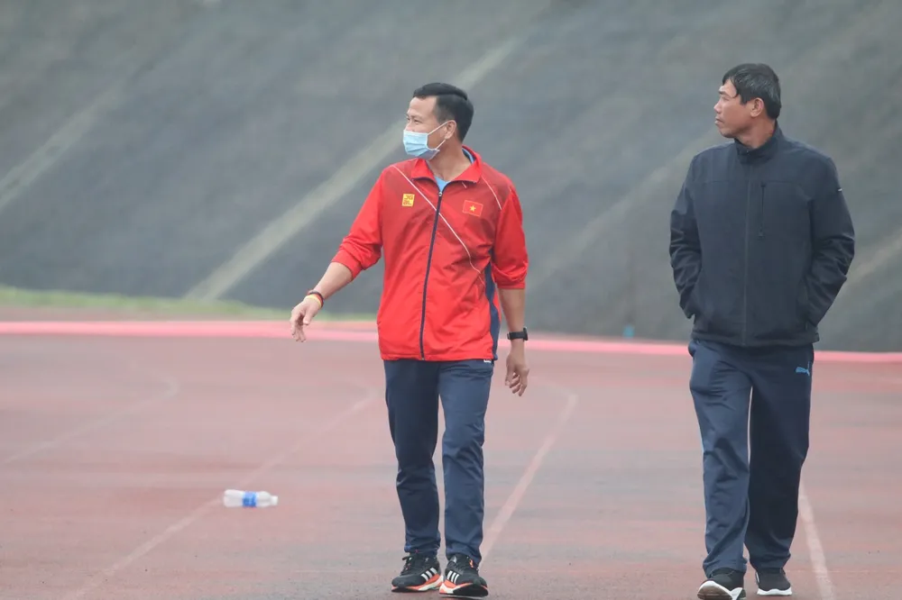 ‘Đội mưa’ để kịp chạy đến SEA Games 31 ảnh 2