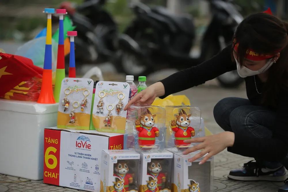 CĐV Phú Thọ hâm nóng trước trận U23 Việt Nam - U23 Indonesia ảnh 4