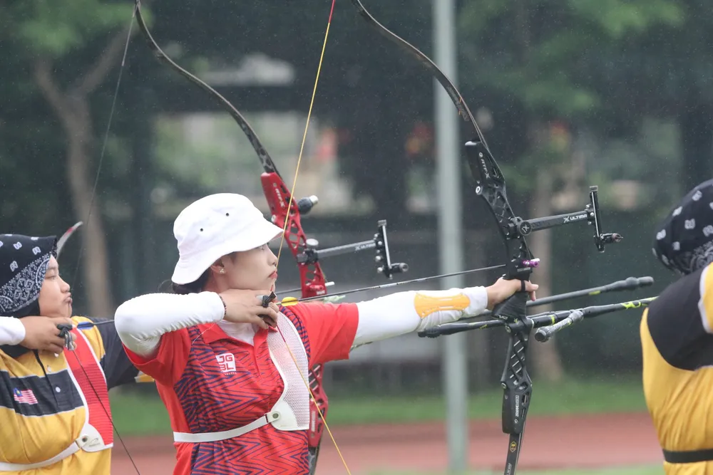 Khán giả ‘đội mưa’ đi xem hoa khôi Ánh Nguyệt thi bắn cung ảnh 6