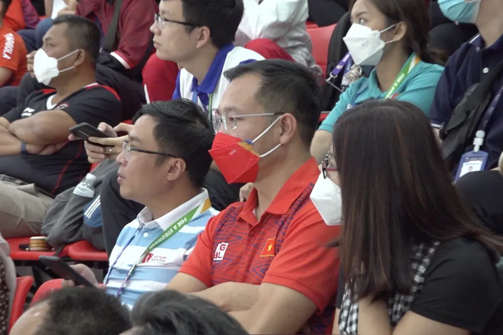 Huyền thoại Hoàng Xuân Vinh ‘mừng ra mặt’ với HC vàng đầu tiên của bắn súng Việt Nam ảnh 1