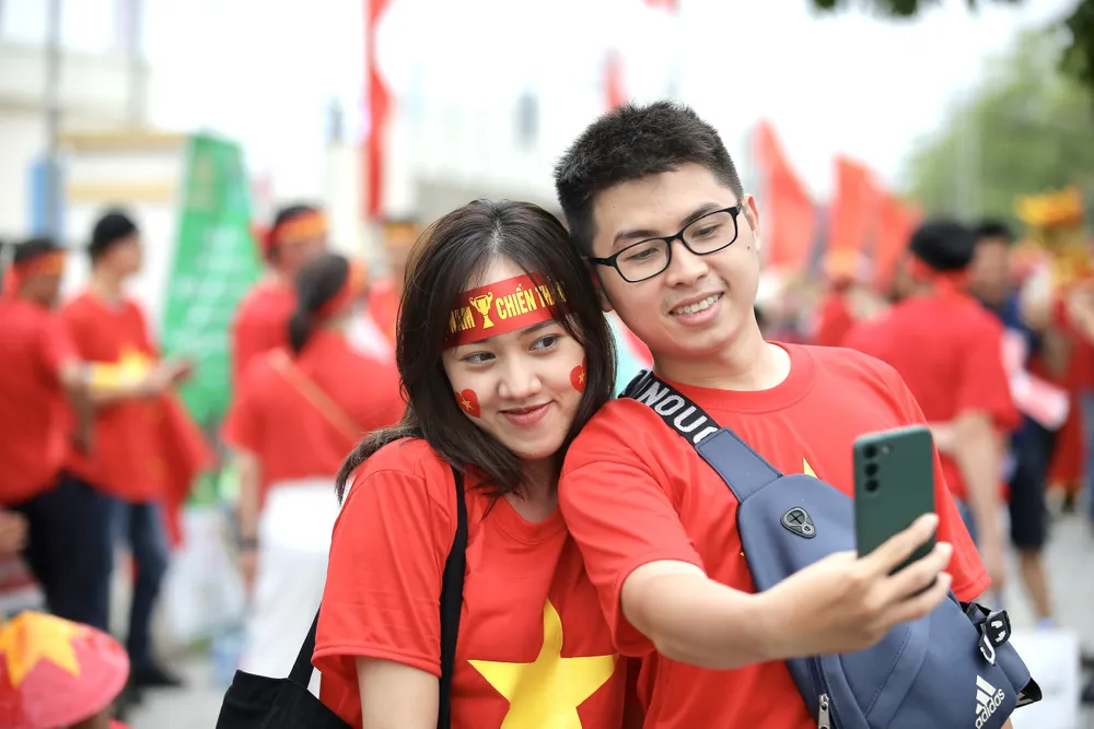 Bầu không khí cuồng nhiệt trước trận U23 Việt Nam - U23 Malaysia ảnh 4