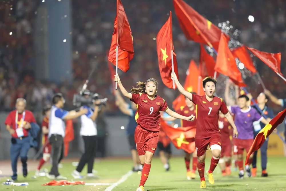 Tờ mờ sáng, các nữ tuyển thủ Việt Nam viết tâm thư cảm ơn người hâm mộ ảnh 2