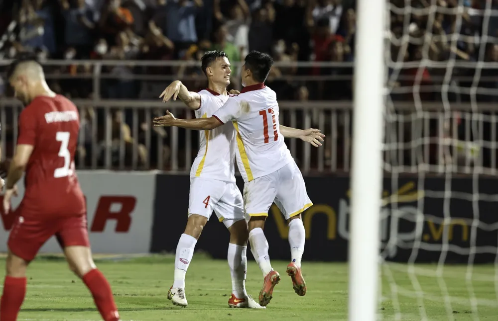 HLV Park Hang-seo ra mắt khán giả TPHCM bằng chiến thắng cùng đội tuyển Việt Nam ảnh 2